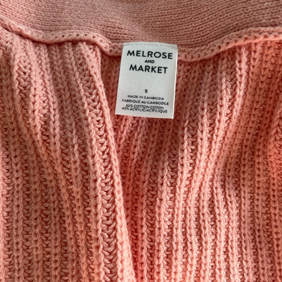 Fisherman Cardigan in Cropped Peach Pink - Picture 4 of 7